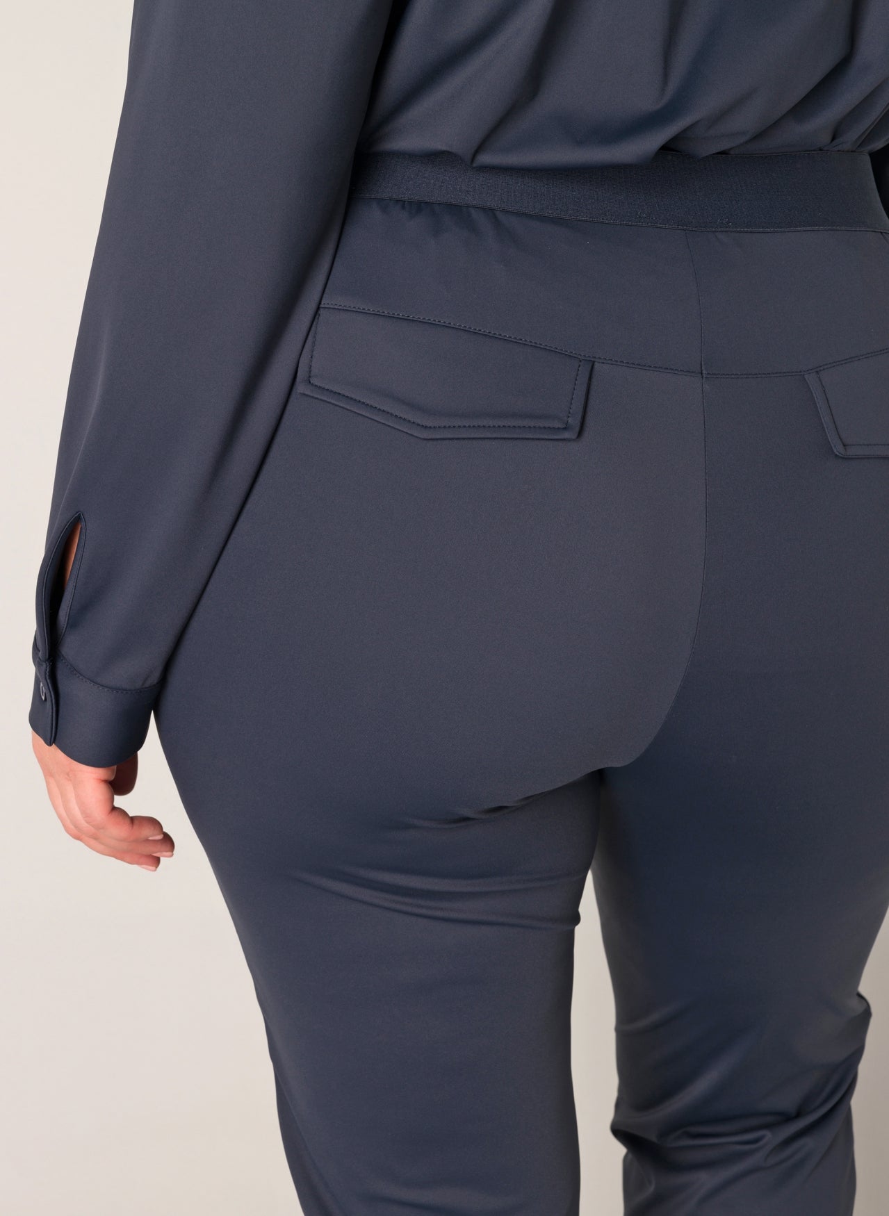 Base level travel pants Liana navy