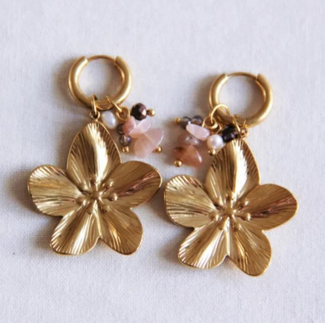 Oorbel met bloemhanger bazou