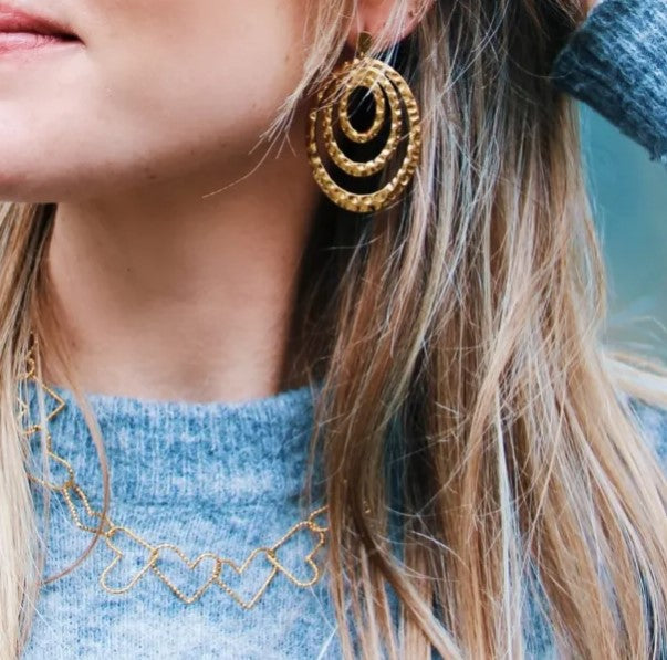 Bazou oorbellen ovaal gebutste ring