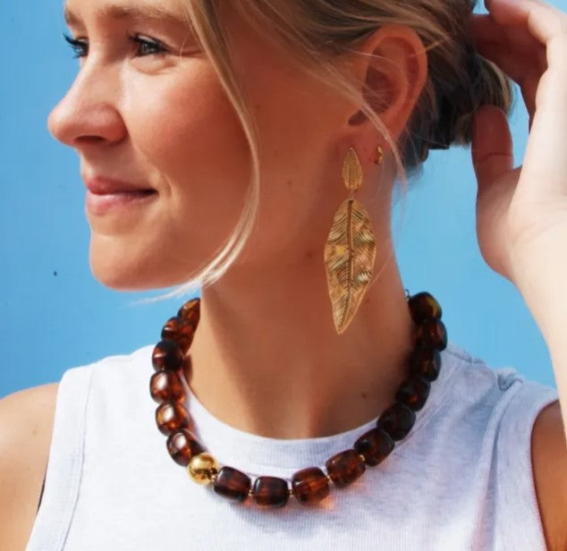 Bazou Xl vierkante kralen ketting van Bazou bruin gemeleerd